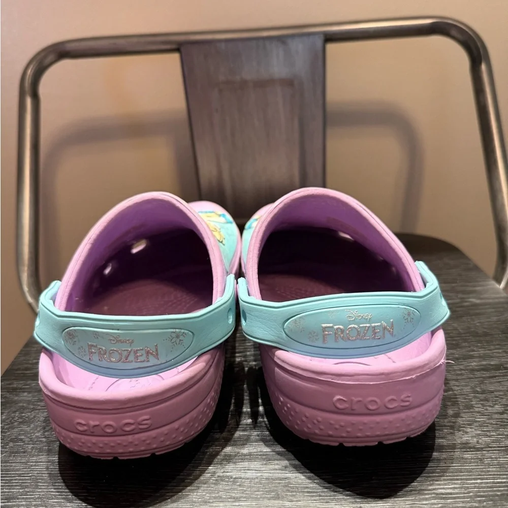 Frozen Crocs - Elsa and Anna Size J1 (big kids) - Picture 9 of 14